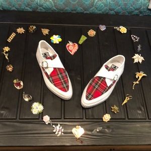 BRAND NEW, FUNKY Tuk Shoes.